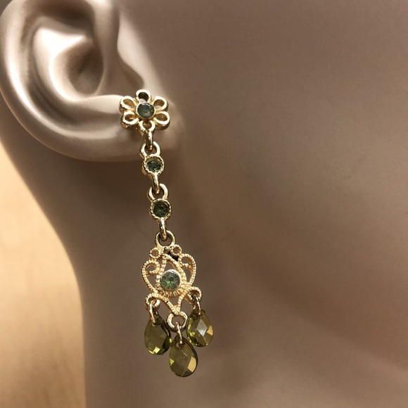 Peridot Glass Dangle Earrings 5/$25 - Picture 3 of 8